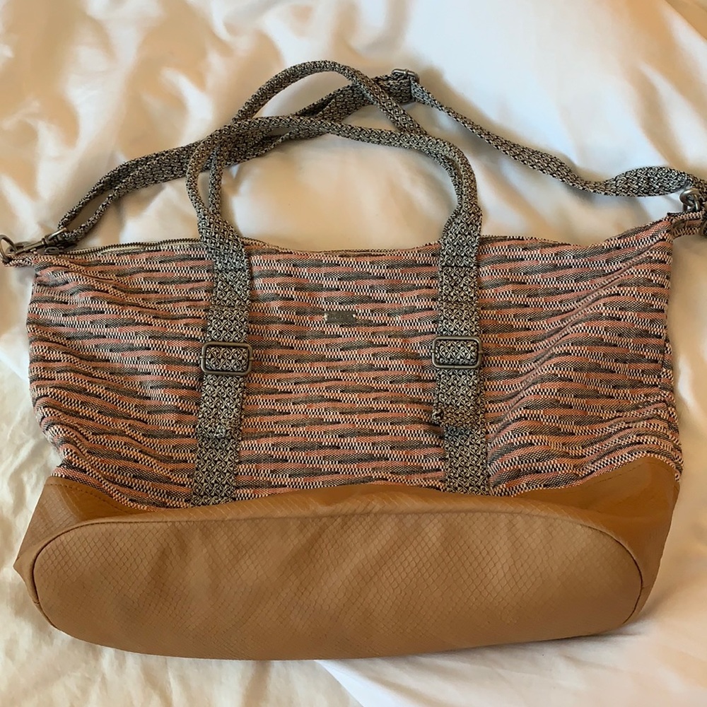 Roxy tote bag with faux leather bottom